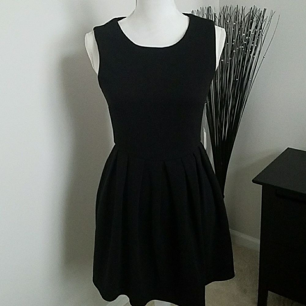 New black skater dress